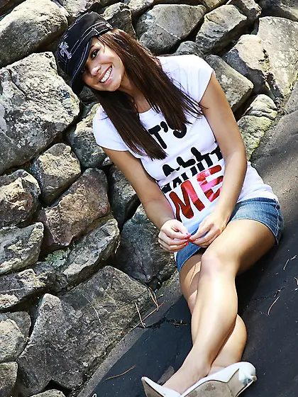 Desirable minx ditches white