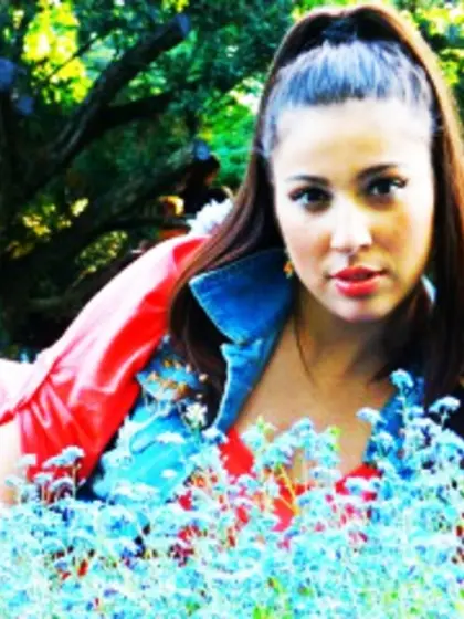 Brunette anne perform anal