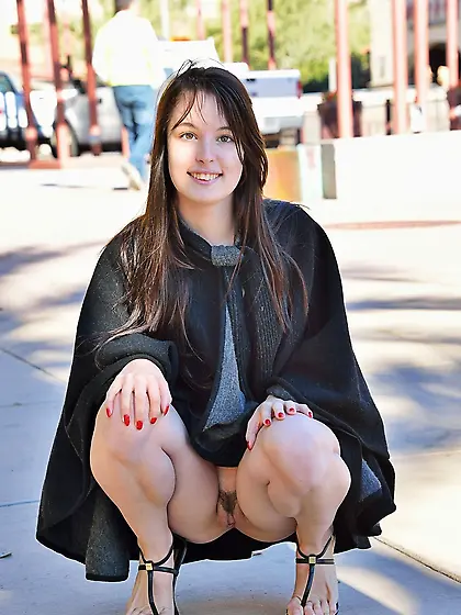 Endearing amateur babe exposing her needy pussy while outdoors