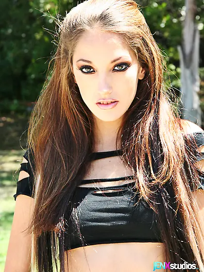 Steaming hot babe banging