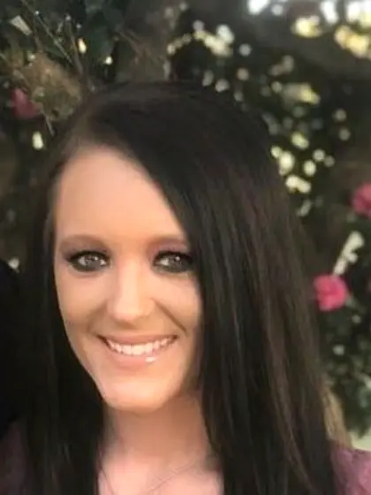 Cute Courtney wanted to show her tits for GGW