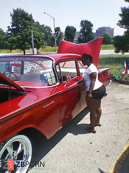 Dark-Hued four gros cul