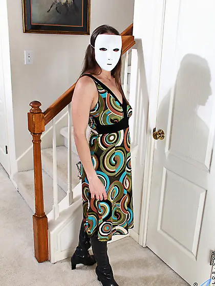 Alluring australian lady mask