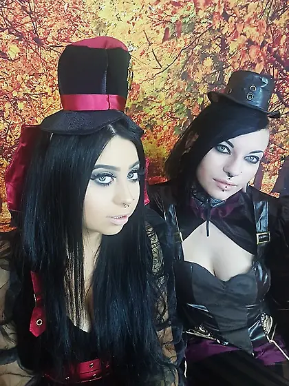 Mia Kay and Tanksfeet