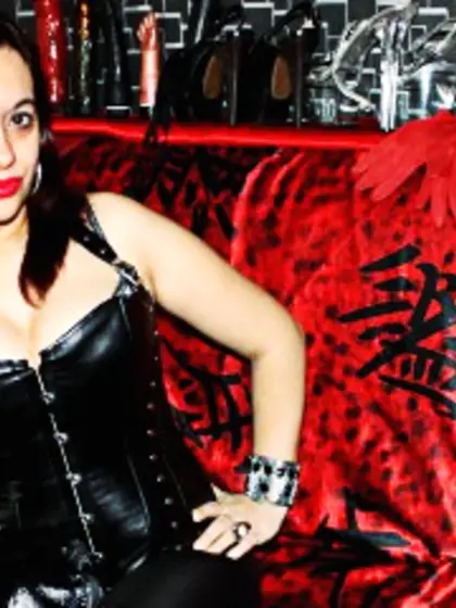 Brunette cory perform cameltoe