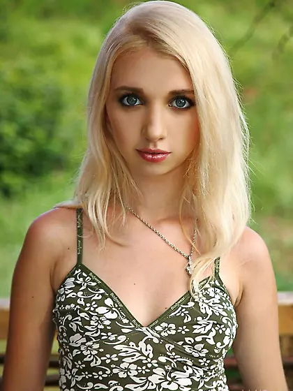 Tender blonde Miranda Nubiles removes her tight jean shorts and