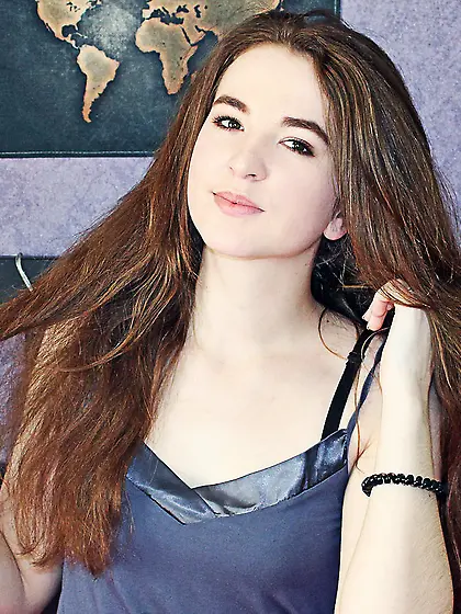 19yo green eyes girl