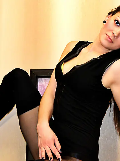 White girl auburn hair