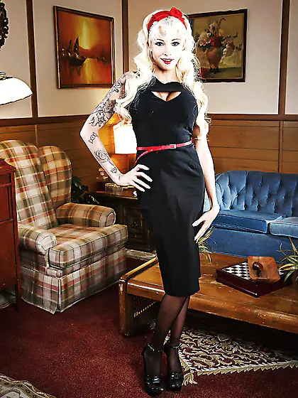 Milf slender stockings