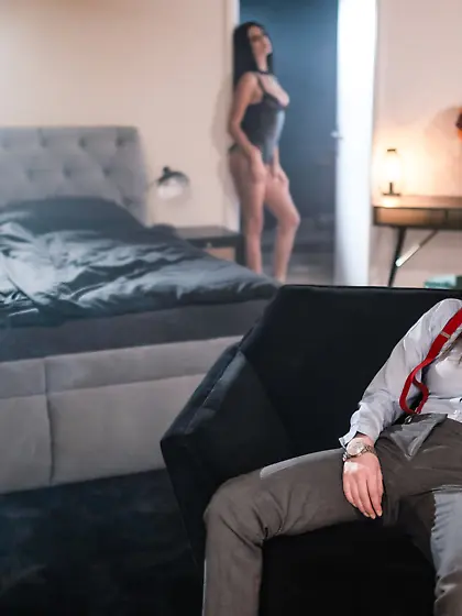 Mia Trejsi and Gina Snow fucking each other with a strap-on dild