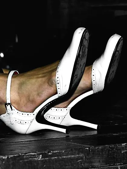 Hottie crimson thong slave