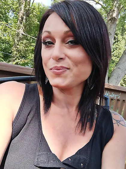 Christy had fun showing her tits for GGW