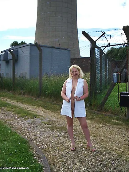 MILF Dogging Barby from United Kingdom