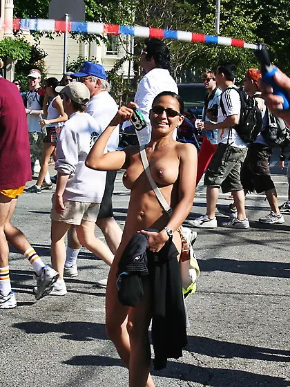 San Francisco Nudists at Bay to Breakers