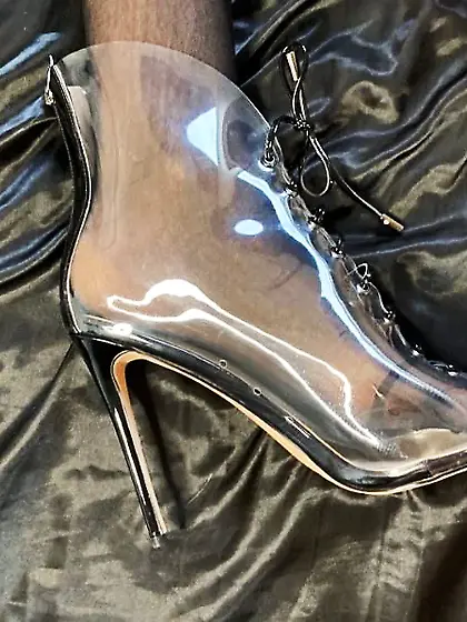 Sunday Morning new High Heels try on