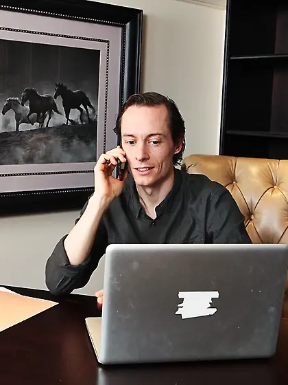 Delivery woman with big boobies in fishnet red stockings is fuck