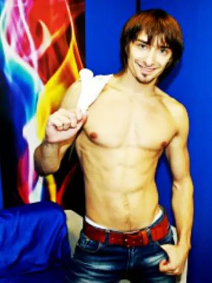 Brunette Daren Live Orgasm.