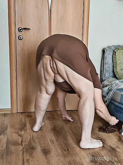 Russian bbw mature mom cleaning