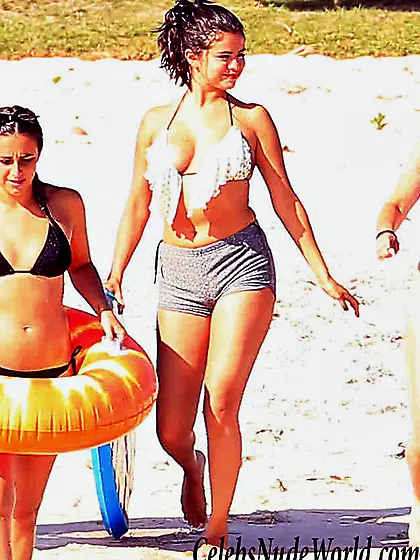 Selena Gomez Bikini Top And Huge Cameltoe In Mexico