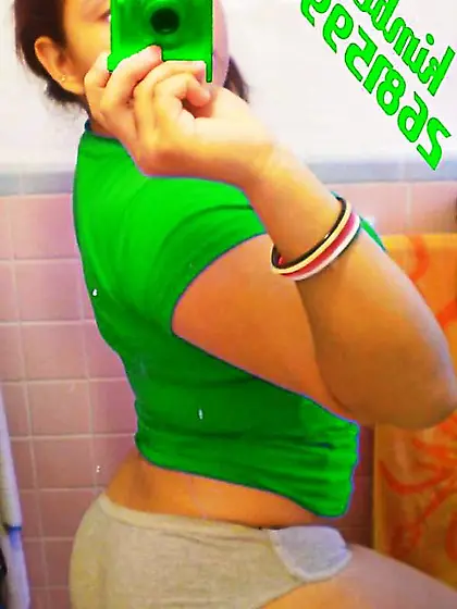 KIMBERLY WARM TEENAGER THICK BACKSIDE