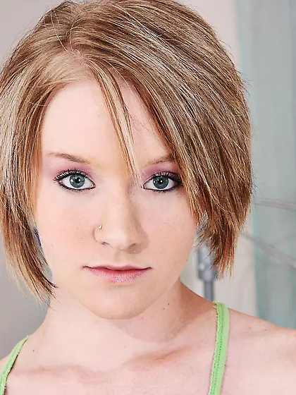 Alluring young babe with small boobies is always up for some ora