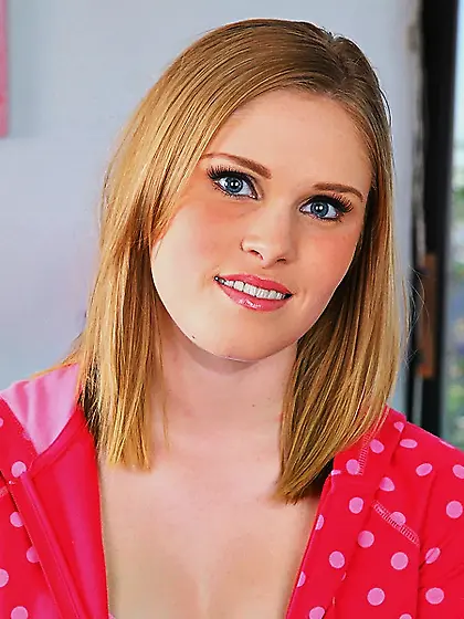 Big breasted blonde babe Sindee Shay strips on the sofa and gets