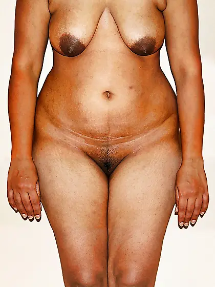 Mumbai Slutty MILF Nude Photos During Europe Tour