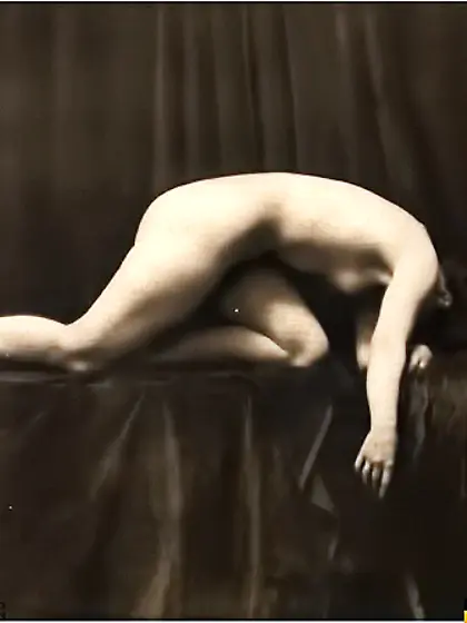 Amateur naked vintage girls