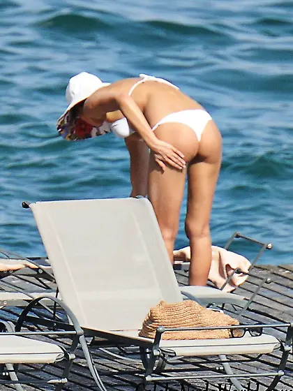 Irina Shayk Wearing A Bikini In Italy – Slight Camelto