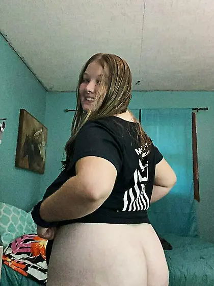 Fatass Hog OkieBobbilee & her fatass friends