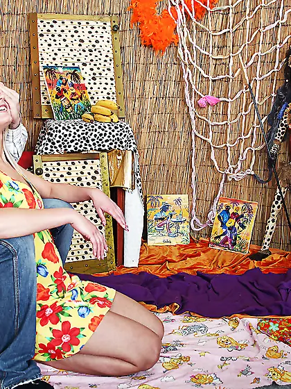 Slutty petite blonde