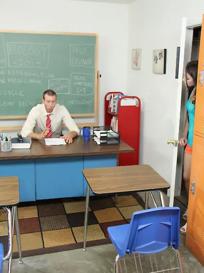 Twisted girl sucks on enormous inches and fucks in class