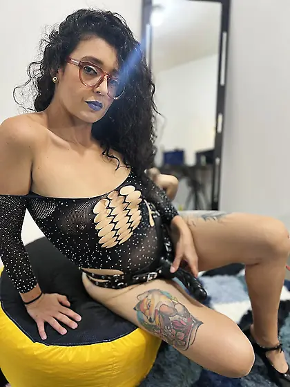 strap on 2 pegging