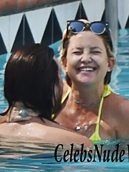 Kate Hudson Bikini