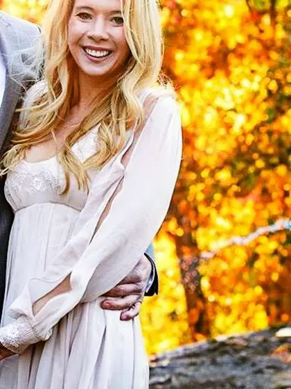 Elise was excited to show tits and shake ass