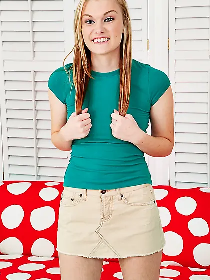 Nude cute teen panties masturbation