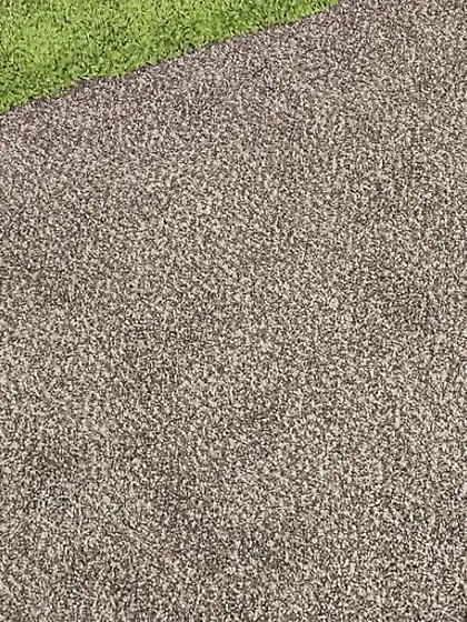 Masturbation floor busty brunette