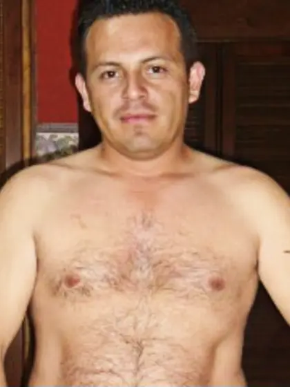 32 yo brunette Latinvalentino.