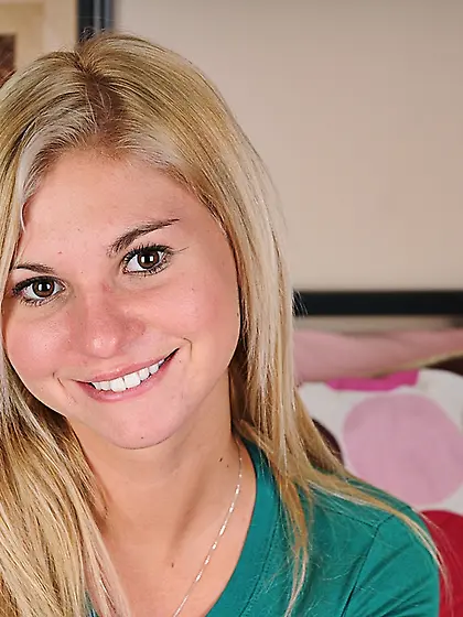 Lovely amateur teen lovers