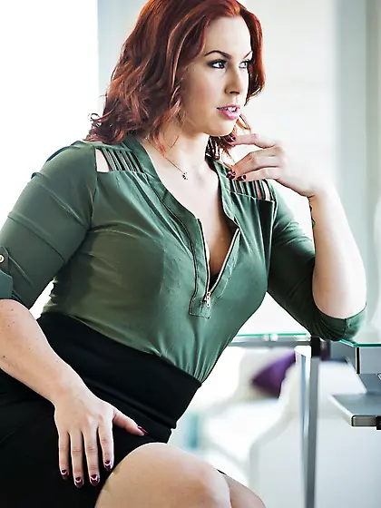 Stacked redhead reveals natural tits before jumping on BBC like