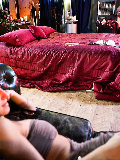 Crazy hardcore session with lusty Jess West that gets her beaver