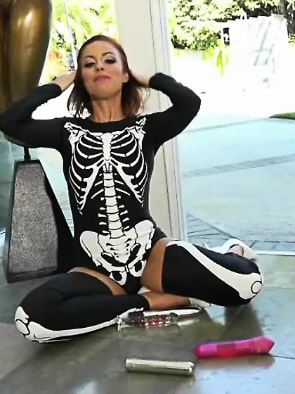 Skeleton redhead boning pussy