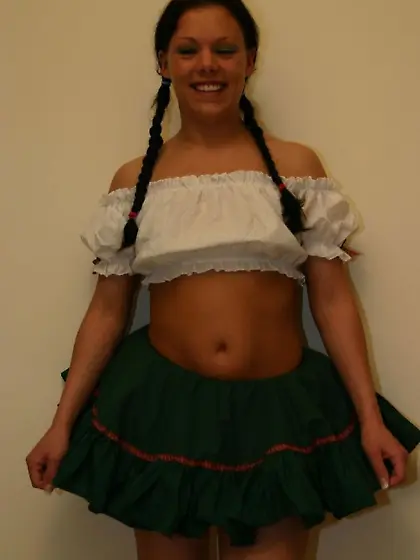 20 yo Brunette Trinity Hand jobs