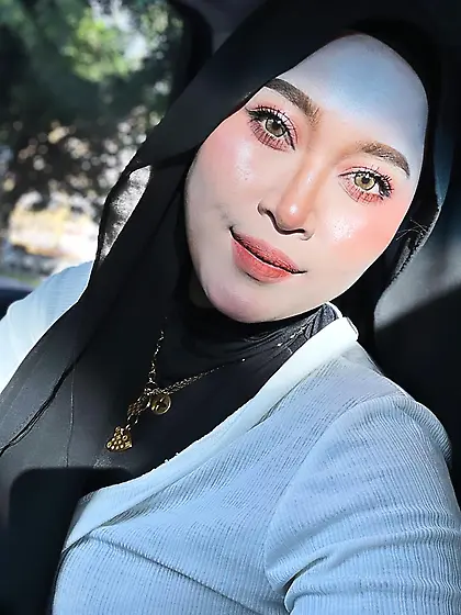 anyone interested to cum on this bitch?