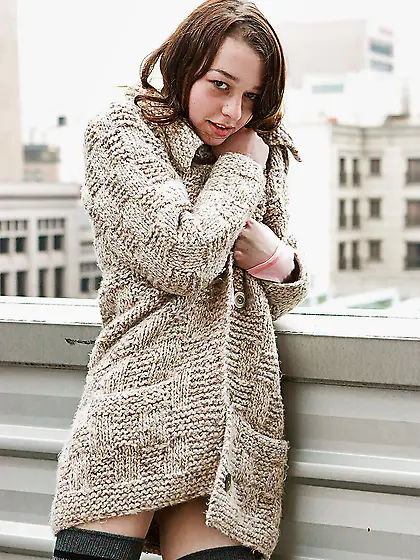 Skinny babe with great bush shows what she can on the roof