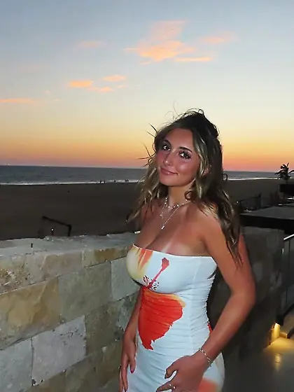 Chloe Johnson Busty Cute Teen NN Nonnude