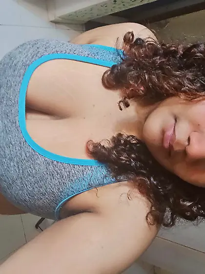 Exposing my fat girlfriend