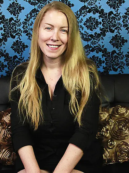 Desiree Deluca gets his cum on her huge boobs after the handjob