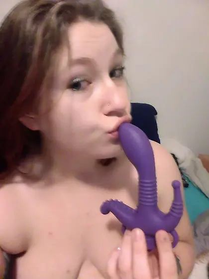 Daddy’s lil girl obeying daddy