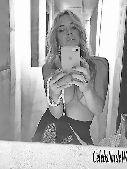 Topless Photo of Lindsay Lohan